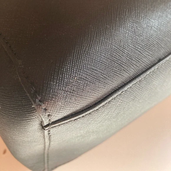 Tory Burch Robinson saffiano tote - Picture 6 of 16